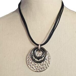 Necklace House of Harlow Hammered Silver Disc Cord Boho 16 Inch SKU2390